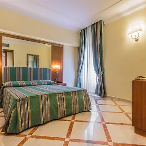 Raeli Noto Рим