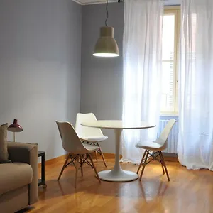 Apartment Residenza Fiori Oscuri Mailand